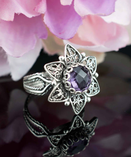 Filigree Art Amethyst Gemstone Daisy Flower Women Silver Cocktail Ring